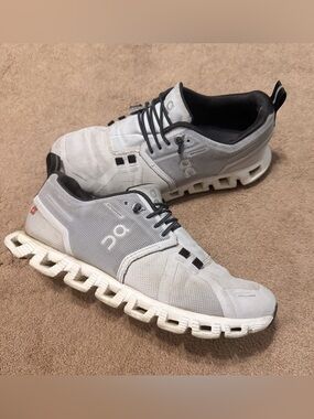 Women’s Preowned On Cloud Running Shoes Cloud 5 Size 6.5 Fair/Poor Condition